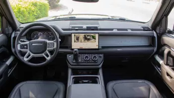 Land Rover Defender P400 SE 2023