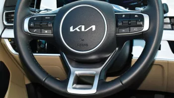 KIA SPORTAGE (LEATHER SEATS FULL OPTION) 2023 EXPORT ONLY