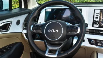 KIA SPORTAGE (LEATHER SEATS FULL OPTION) 2023 EXPORT ONLY