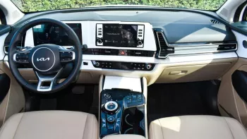 KIA SPORTAGE (LEATHER SEATS FULL OPTION) 2023 EXPORT ONLY