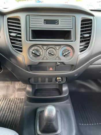 MITSUBISHI L200 2.5L 4×2 SINGLE CABIN BASIC OPTION MANUAL TRANSMISSION DIESEL 2022 MODEL