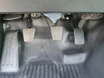 MITSUBISHI L200 2.5L 4×2 SINGLE CABIN BASIC OPTION MANUAL TRANSMISSION DIESEL 2022 MODEL