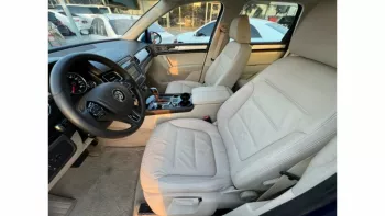 VOLKSWAGEN TOUAREG 2016 GCC PERFECT CONDITION