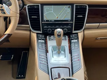 Porsche panamera Std 970 2012