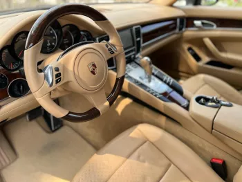 Porsche panamera Std 970 2012