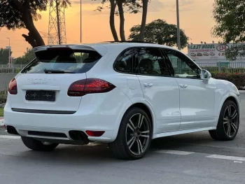 Porsche Cayenne GTS 2014 V8