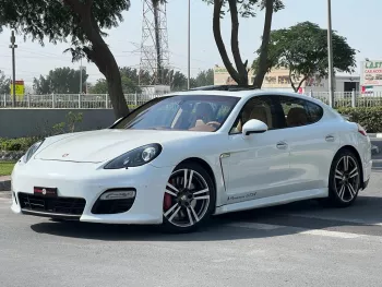 Porsche panmera gts v8 2013