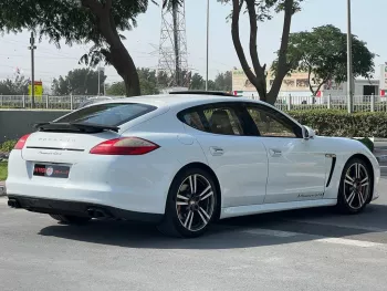 Porsche panmera gts v8 2013