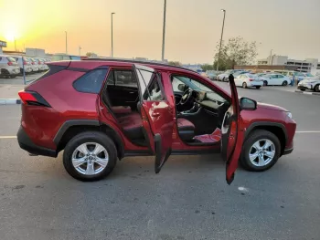 TOYOTA RAV4 XLE FULL OPTIONS 2019