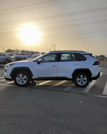 TOYOTA RAV4 XLE FULL Option 2.5 2021
