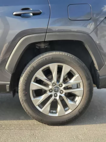 TOYOTA RAV4 XLE PREMIUM GREY 2021