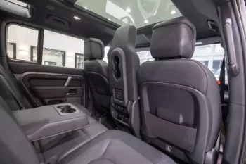 Land Rover Defender 110 X Dynamic SE P400e 6Seater 2023