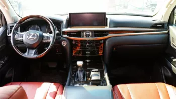 Lexus LX570 2021