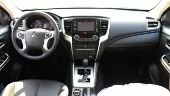 MITSUBISHI L200 SPORTERO 2022 Petrol