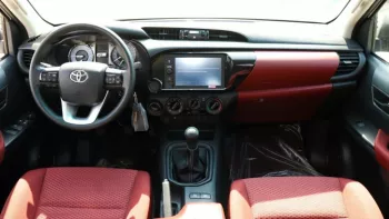 Toyota Hilux 2021 Petrol 2.7