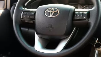 Toyota Hilux 2021 Petrol 2.7