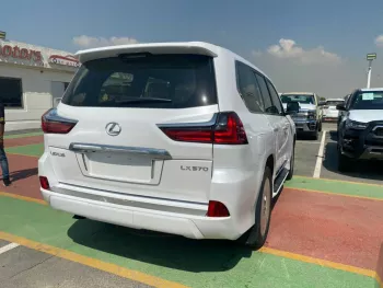 Lexus LX 570 platinum 2021 model