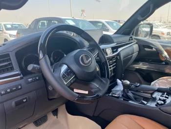 Lexus LX 570 platinum 2021 model
