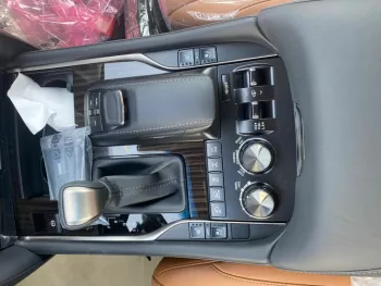 Lexus LX 570 platinum 2021 model