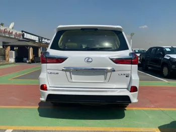Lexus LX 570 Signature 2021 model