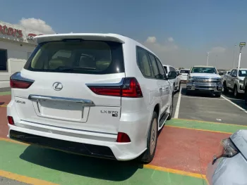 Lexus LX 570 Signature 2021 model
