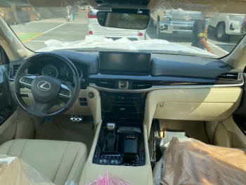 Lexus LX 570 Signature 2021 model