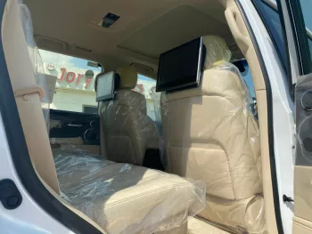 Lexus LX 570 Signature 2021 model