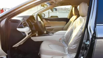 Toyota Camry LE 2.5L basic option 2022