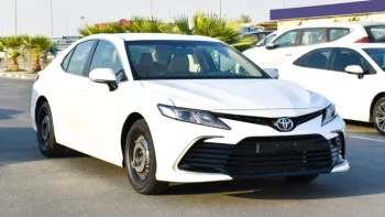 Toyota Camry LE 2.5L basic option 2023