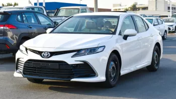 Toyota Camry LE 2.5L basic option 2023