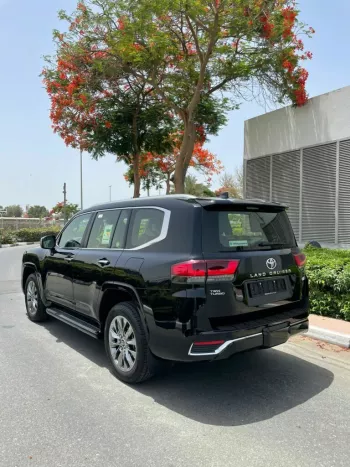 Land Cruiser VXR Twin Turbo 2022 Model GCC specs
