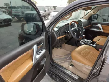 Toyota Land cruiser Model 2011 V6 Petrol