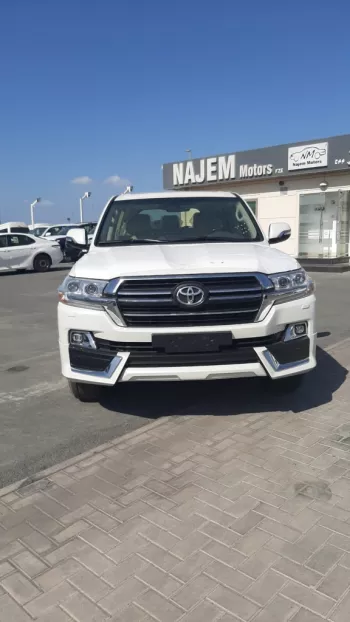 Toyota land cruiser 2021 5.7L