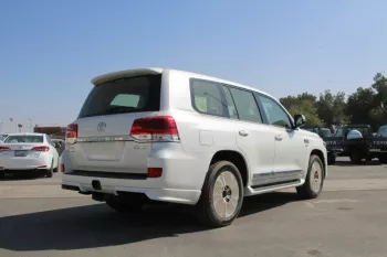Toyota land cruiser 2021 5.7L