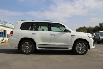 Toyota land Cruiser 2021 5.7L 5Doors
