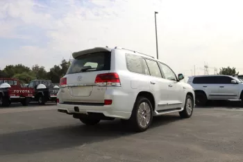 Toyota land Cruiser 2021 5.7L 5Doors