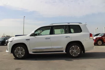 Toyota land Cruiser 2021 5.7L 5Doors