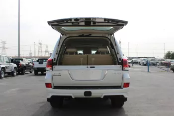 Toyota land Cruiser 2021 5.7L 5Doors