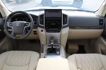 Toyota land Cruiser 2021 5.7L 5Doors