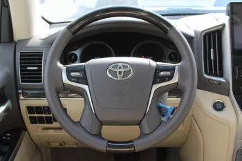 Toyota land Cruiser 2021 5.7L 5Doors