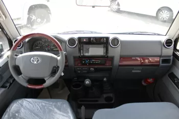 Toyota land Cruiser pick up 4Doors