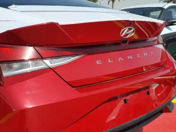 Hyundai Elantra 1.6L Mid Option, Model 2025