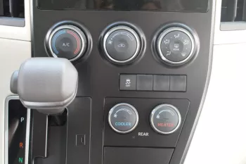 TOYOTA HIACE 3.5 L PETROL GL FULL OPTIONS AUTO