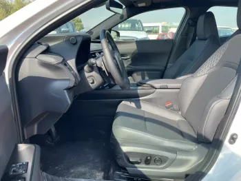 LEXUS ux300e / electric car / 2022