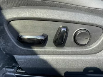 LEXUS ux300e / electric car / 2022