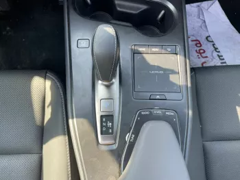 LEXUS ux300e / electric car / 2022