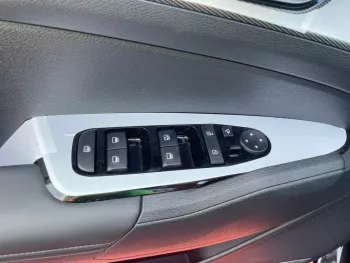 Kia Sportage 2022 ,1.6L , panoramic open roof ,remote start engine