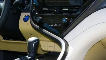 Toyota Camry Hybrid GLE 2.5L