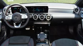 Mercedes-Benz CLA 200 AMG Coupe 2022 | Night Package