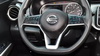 Nissan kicks 2018 FWD 5 Doors 4Cyl
